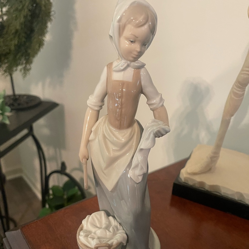 NAO Figurine